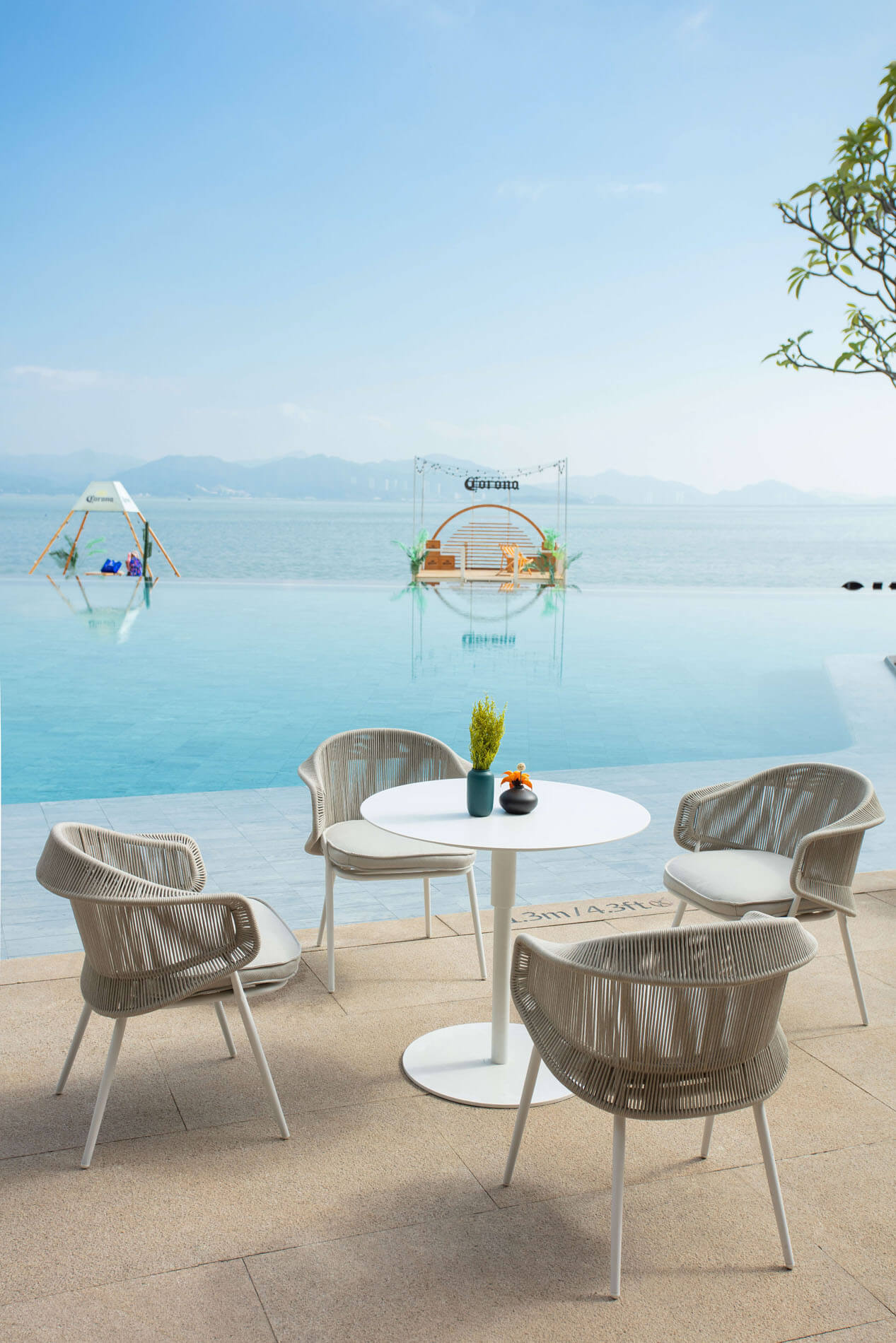 Delizia Round Dining Table - Poggesi Furniture: A timeless centerpiece for your elegant dining space.