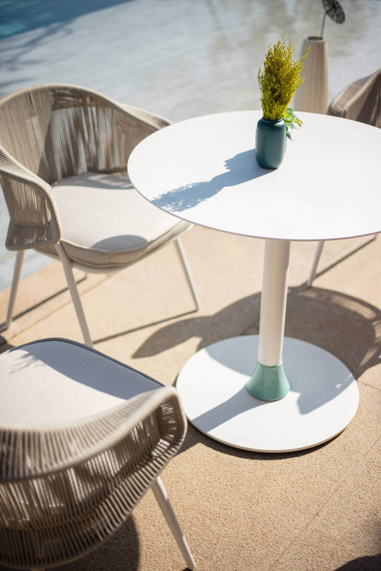 Delizia Round Dining Table - Poggesi Furniture: A timeless centerpiece for your elegant dining space.