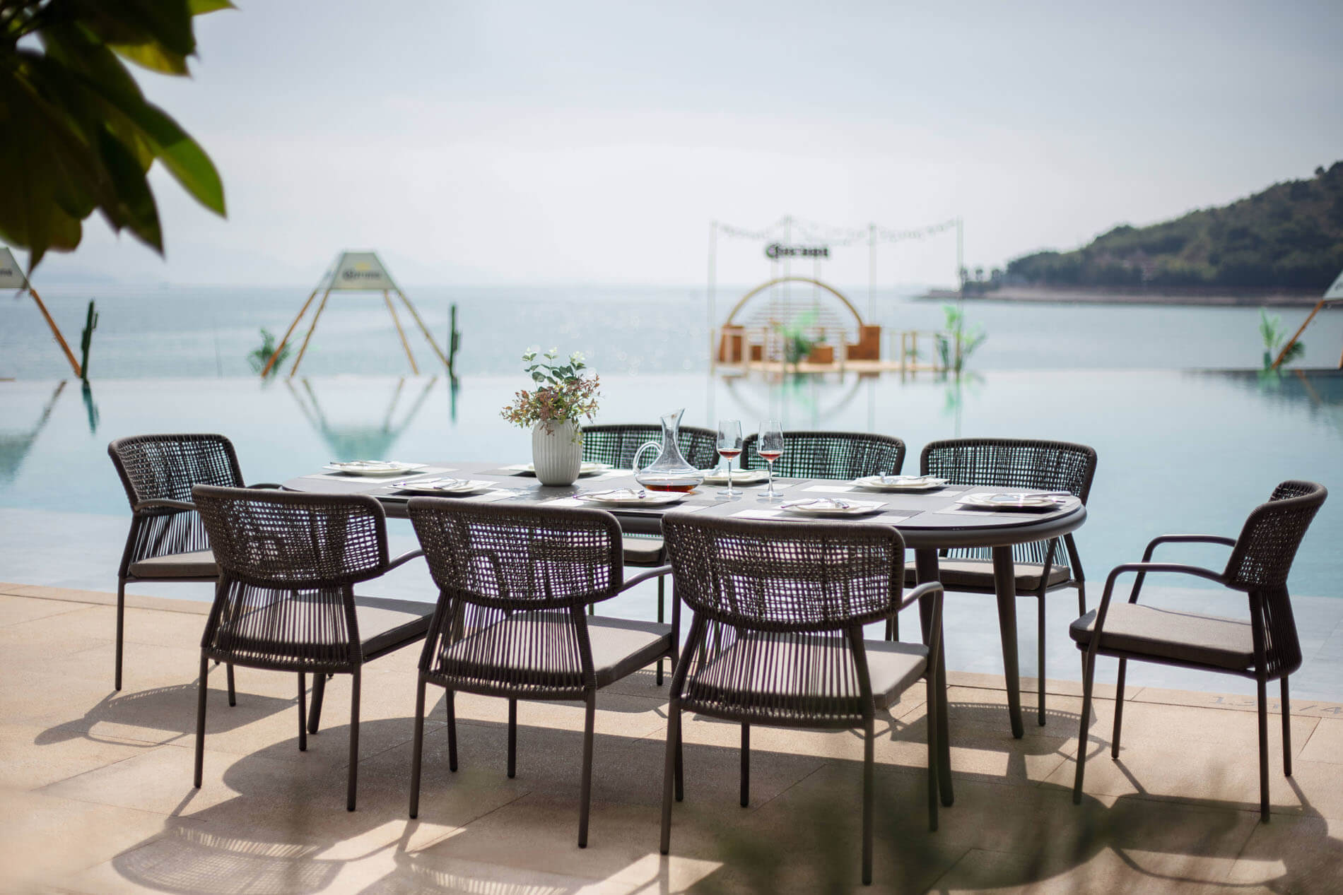 Delizia Dining Table - Poggesi Furniture: A timeless masterpiece for your elegant dining space.